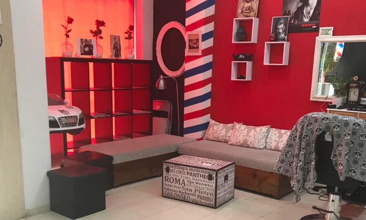 sala de espera Figaros Barber Cordoba