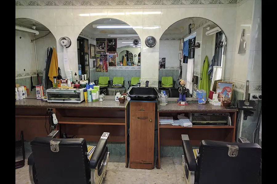 interior cuqui barberia peluqueros