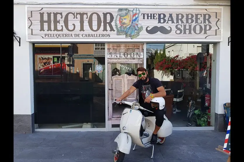 principal barber hector peluqueros