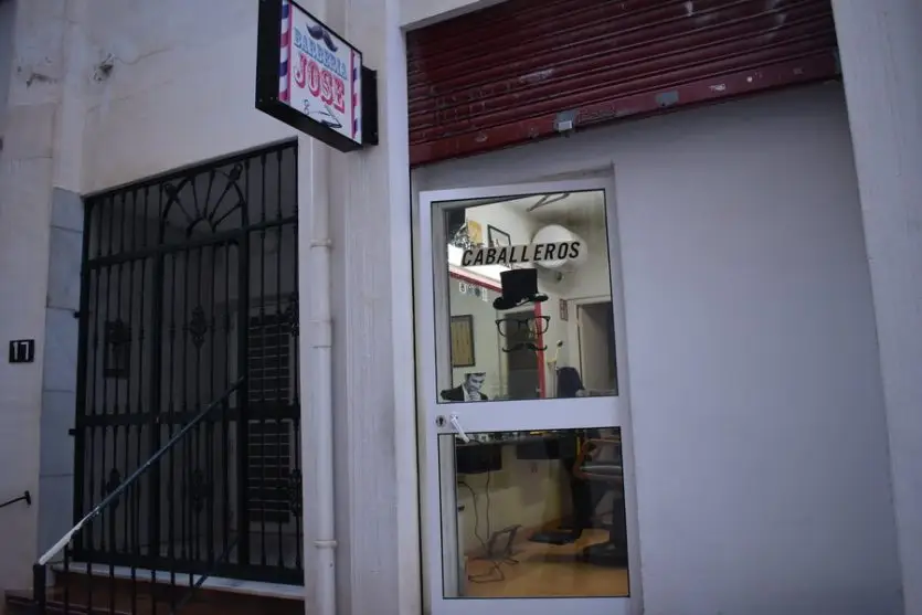 Fachada barberia jose