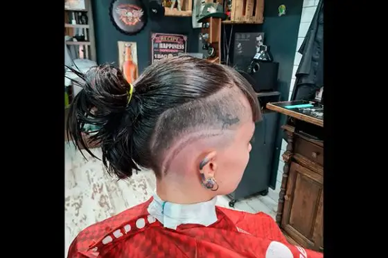 corte con raya barberia rods