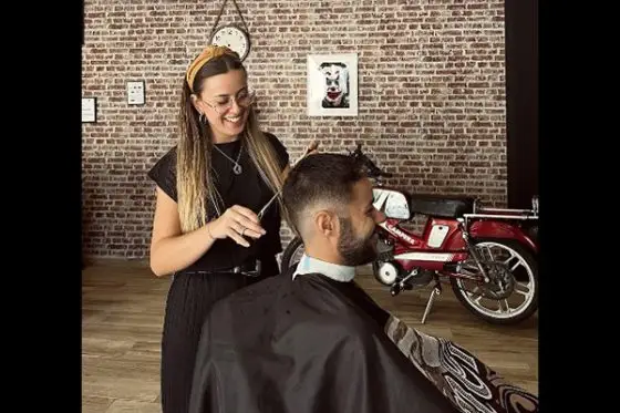 corte tijera barberia olimpo