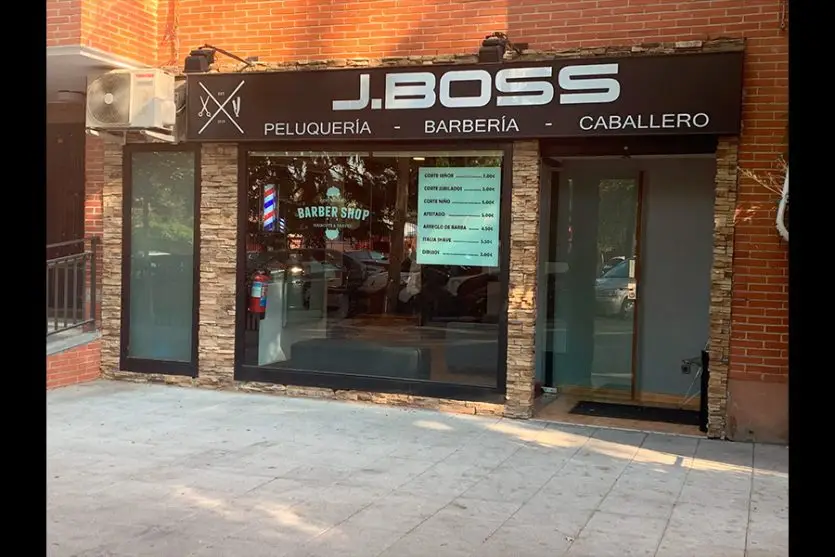 fachada barberia j boss