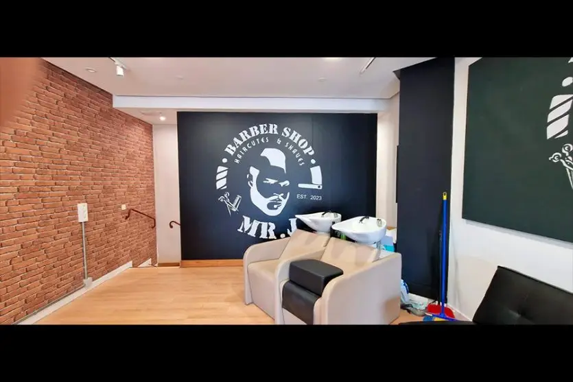interior barbería mr j