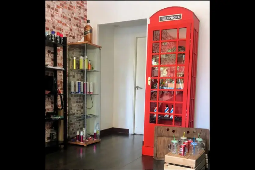interior juanito barber