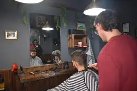 Corte alfonso mens salon