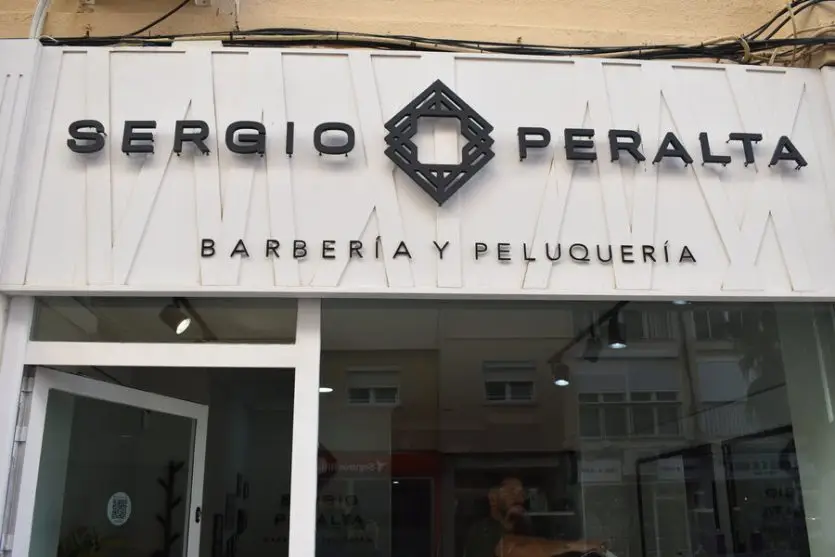 Fachada barberia sergio peralta