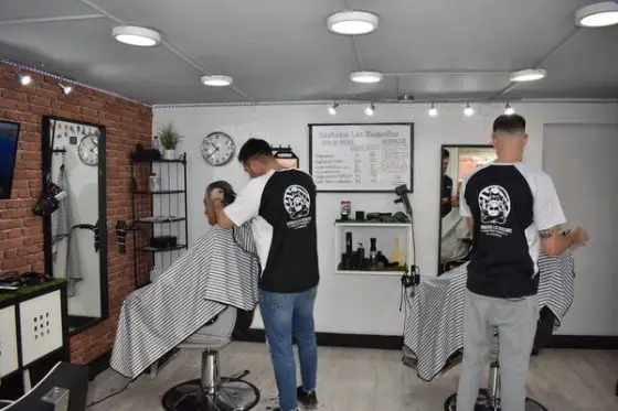 como trabajamos barbería los remedios