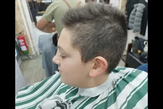 corte tijera GOLDEN BARBER SHOP