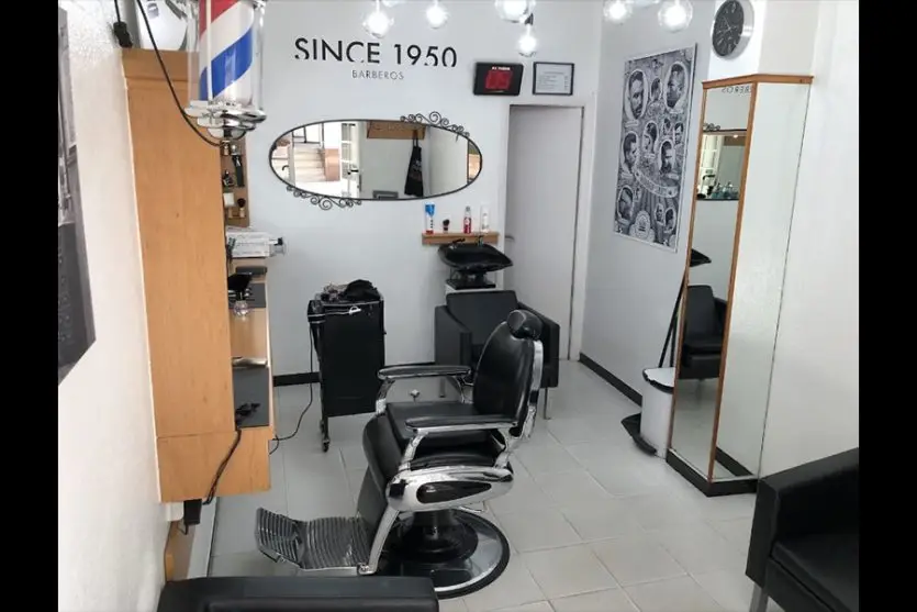 principal Peluquería Barberia José interior