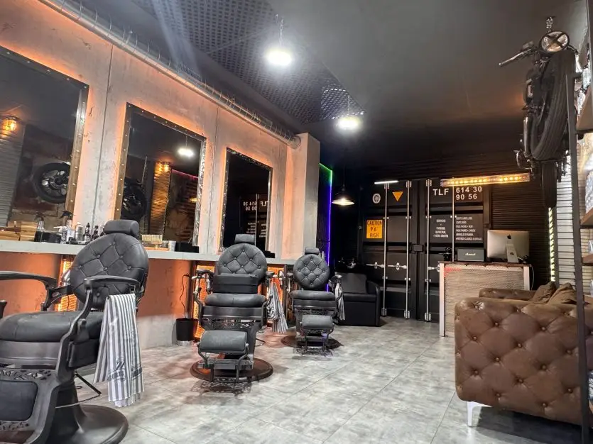 The original barber shop2