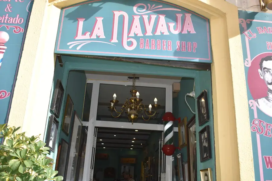 fachada la navaja barber shop