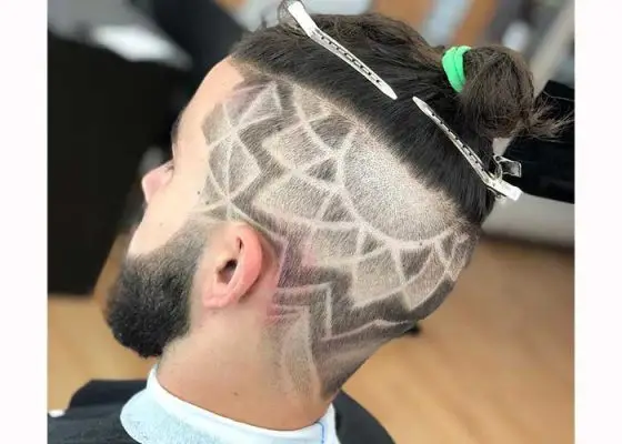 corte con diseño barberia adrian mariscal puerto real