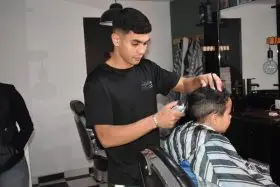 Corte magic sicssors peluqueria de caballeros