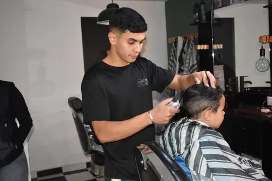 Corte magic sicssors peluqueria de caballeros