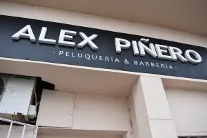 Fachada alex pinero peluqueria y barbería