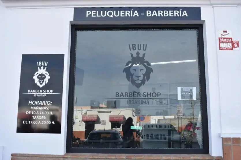 Fachada ibuu barber shop