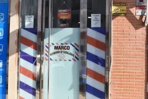 Fachada marco peluqueria caballeros