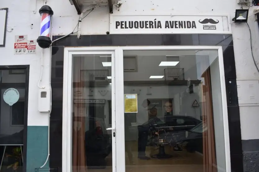 Fachada peluquería avenida