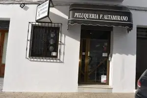 Fachada peluqueria f Altamirano