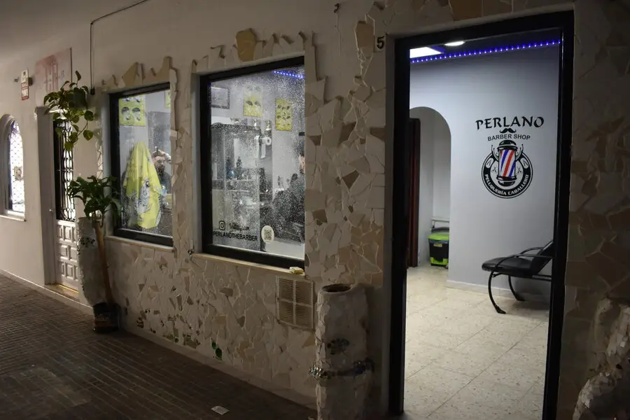 Fachada perlano barber shop