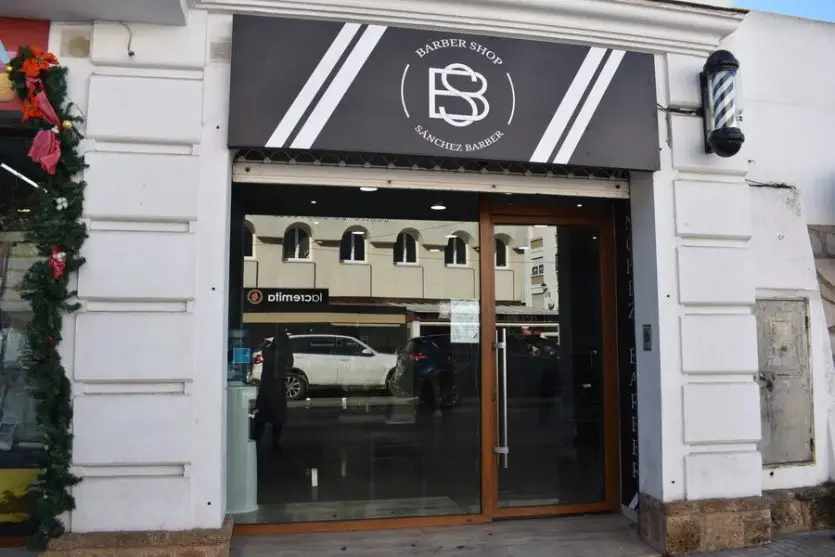 Fachada sánchez barber shop