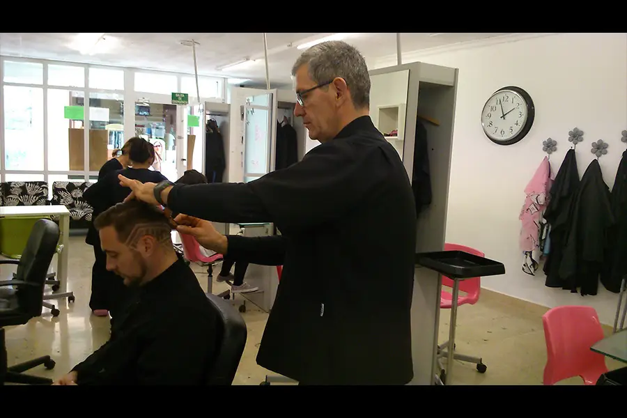 barbero jose antonio lopez peluqueros