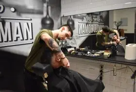 como trabajamos manolo roman barber shop