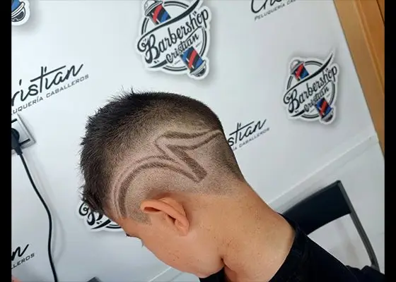 corte rapado estilo