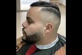 degradado corte bajo barba