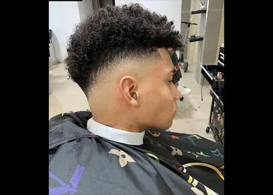degradado corte bajo cabello arriba