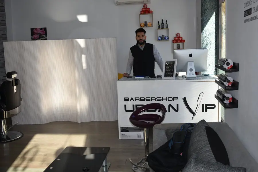 dueño barber shop urban vip