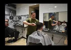 espacio de trabajo manolo roman barber shop