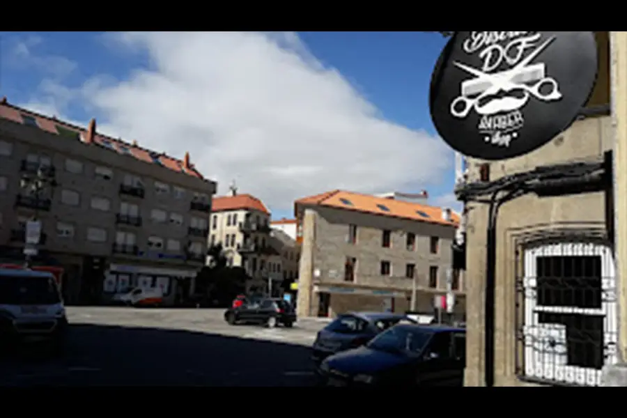 fachada logo nombre barberia