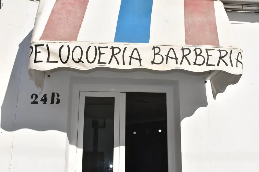 fachada peluqueria barberia salvi