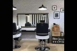 interior barbería