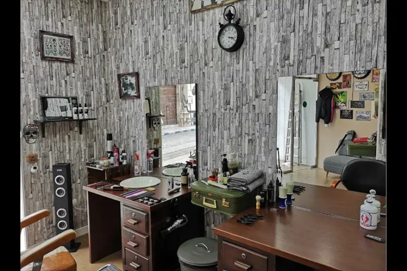 interior barberia de osuna