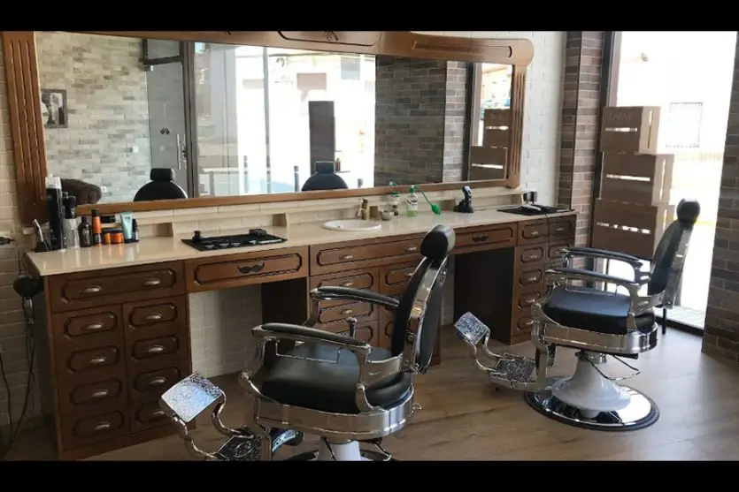 interior barberia sergio