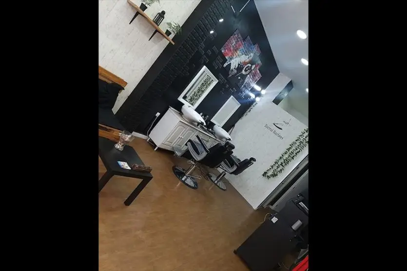 interior barrul and barbers
