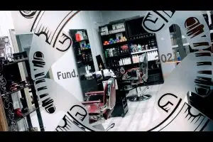 interior espejo barber shop hh