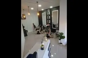 interior gold barberia