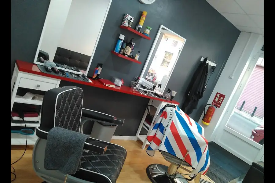 interior jofre barbers