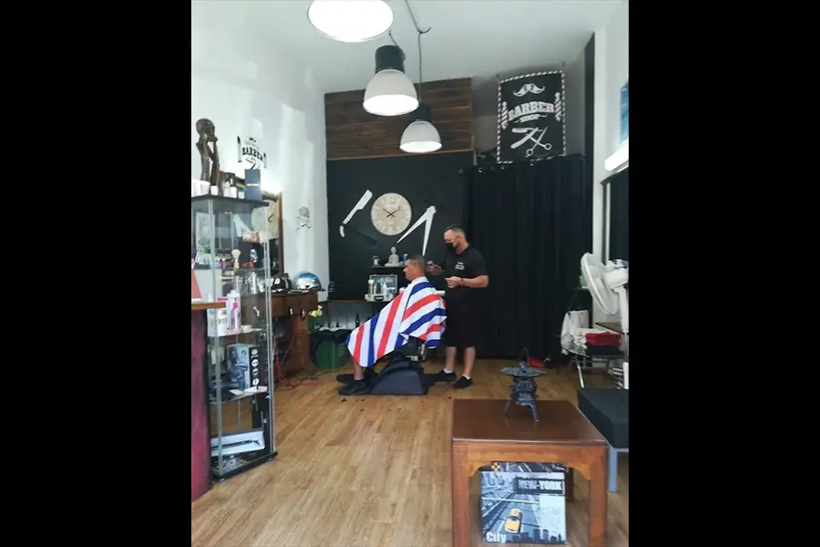 interior la barberia