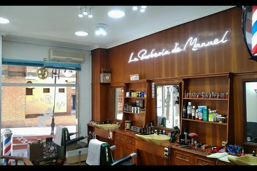 interior la barberia de manuel