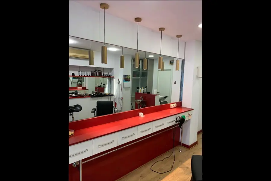 interior pere barber shop peluqueria