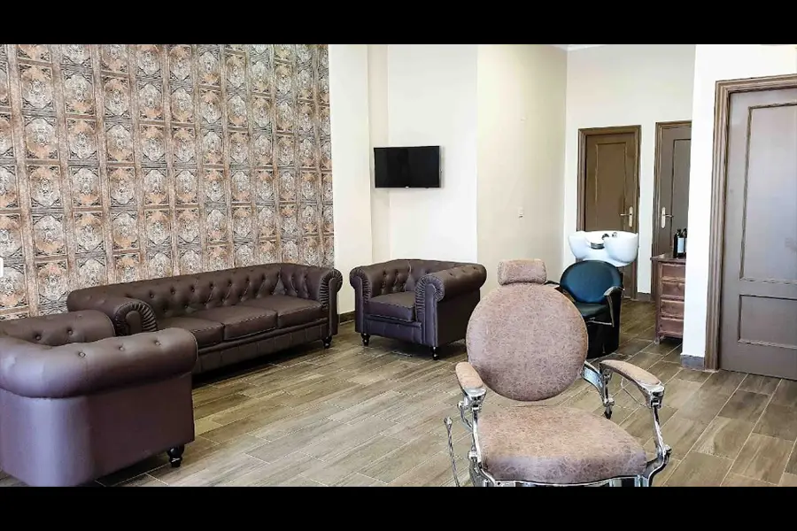 interior sillas julen barbershop