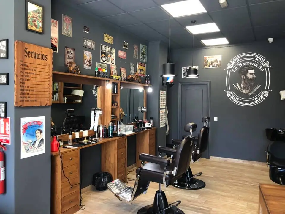 interior sillas la barberia 86