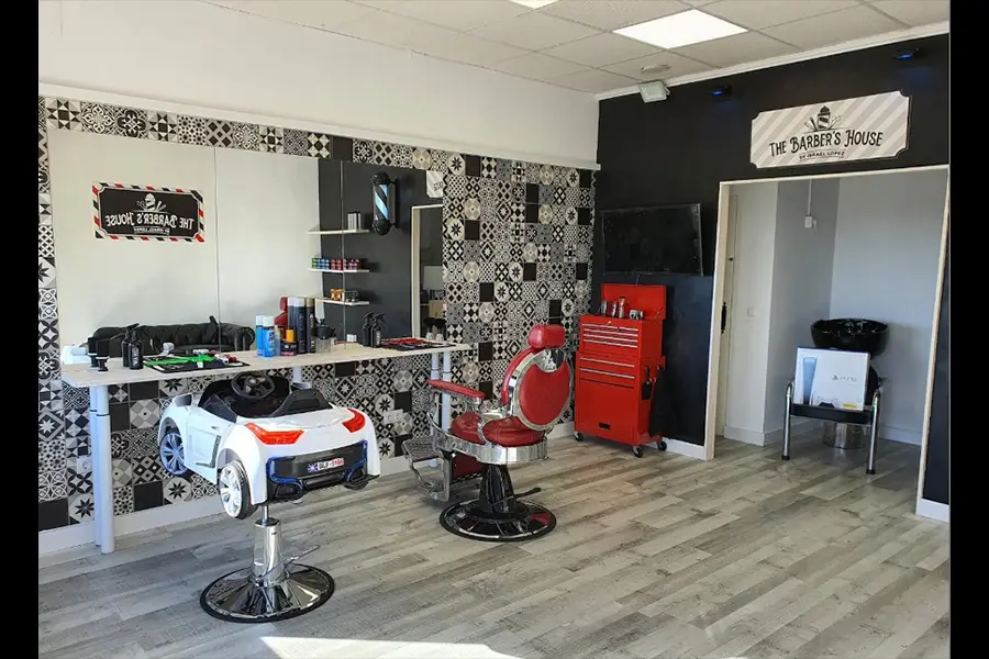 interior sillas the barber house
