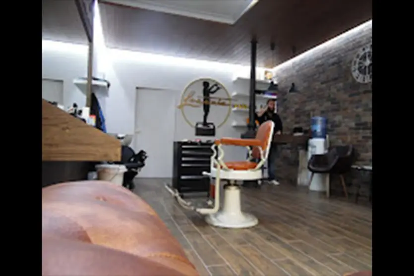 interno barberia