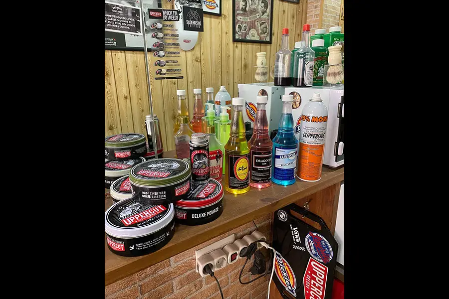 material barberia bigotes y gentleman